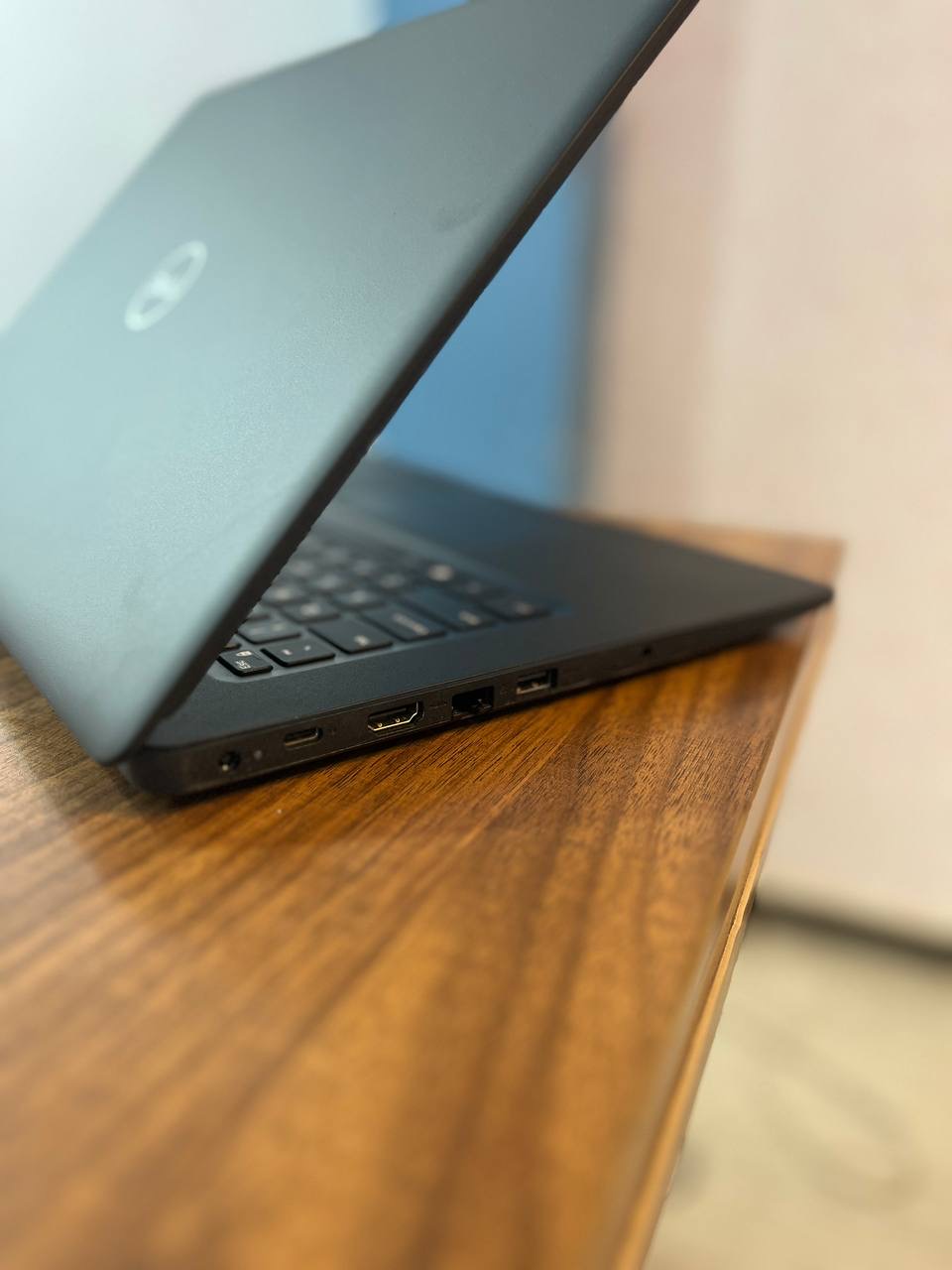 گالری عکس های محصول لپ‌تاپ دل (DELL) مدل 3490-شماره-2