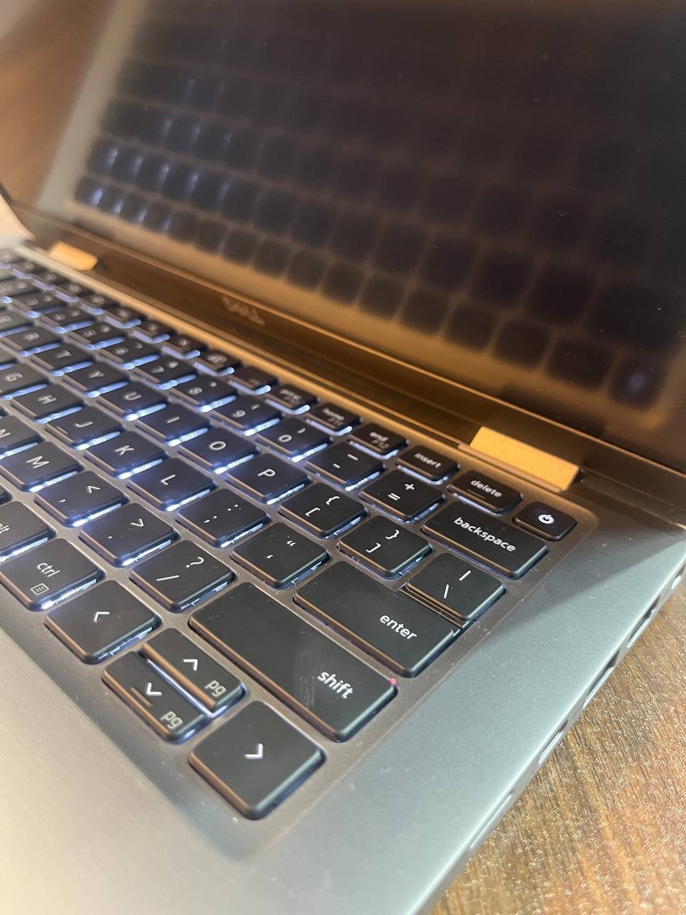 گالری عکس های محصول لپ‌تاپ دل (DELL) مدل 7320-شماره-2