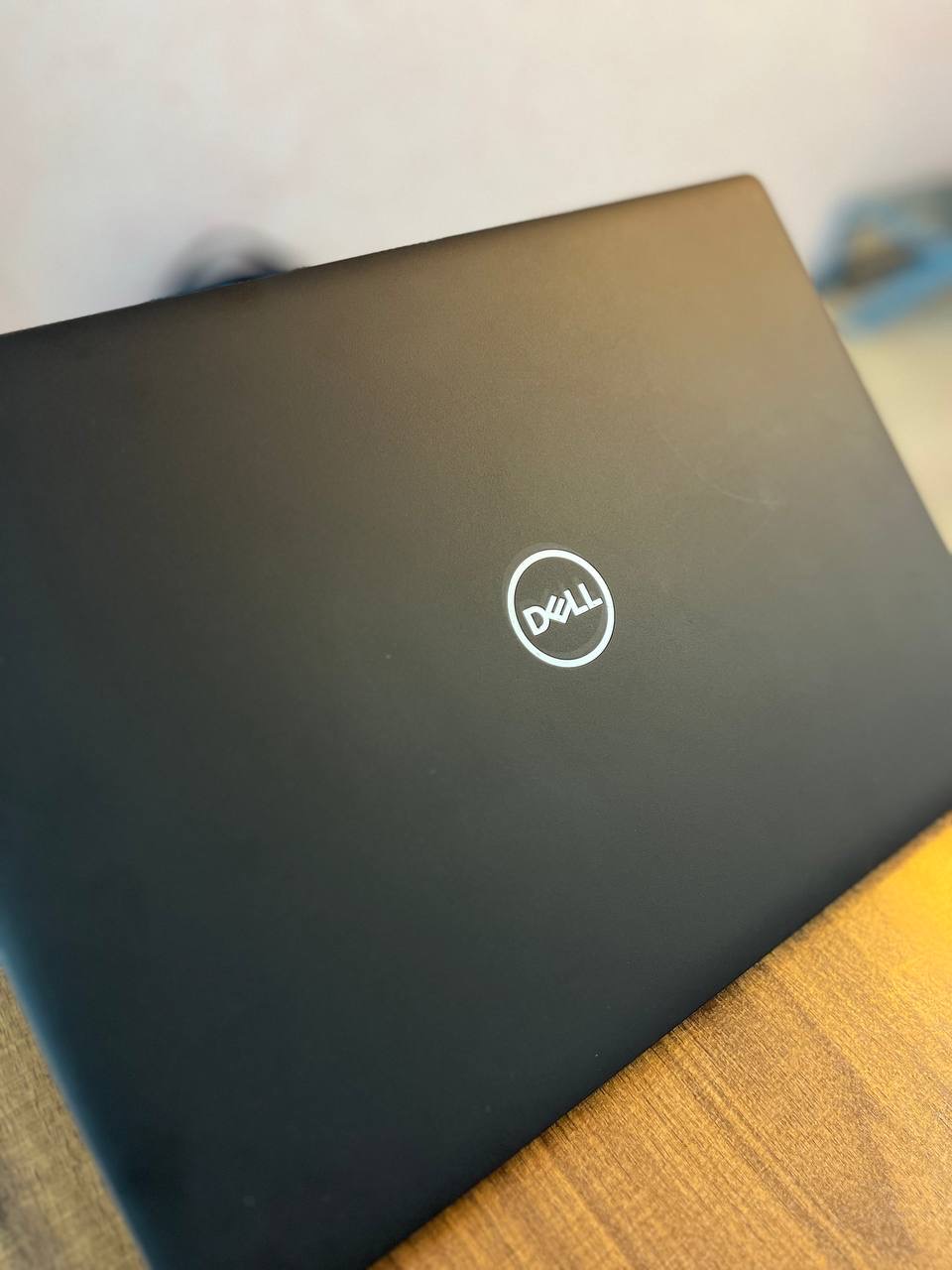 گالری عکس های محصول لپ‌تاپ دل (DELL) مدل 7490-شماره-2