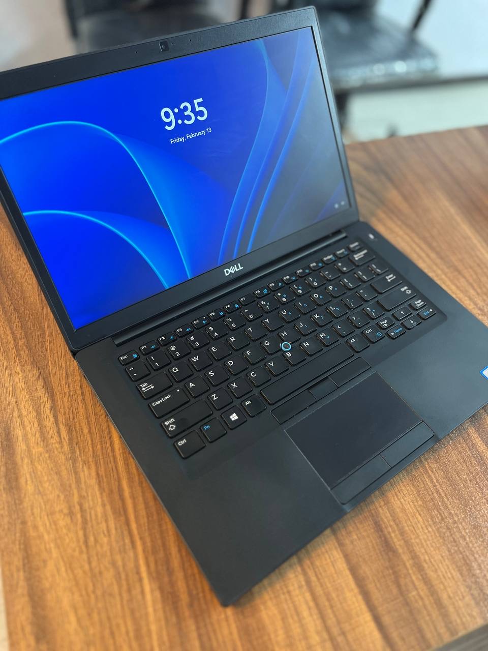 گالری عکس های محصول لپ‌تاپ دل (DELL) مدل 7490-شماره-3